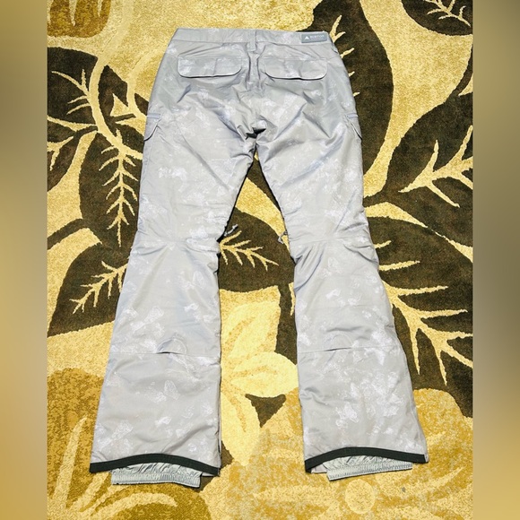 Like NEW, Burton womens snowboarding pants - Picture 4 of 5